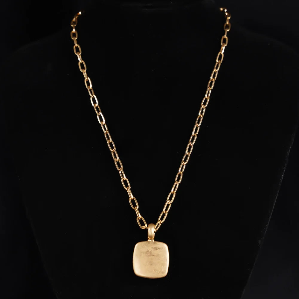 Unique Irregular Shape Pendants And Multi-Layered Designs In European And American Style Necklaces For Women's Banquets Travel