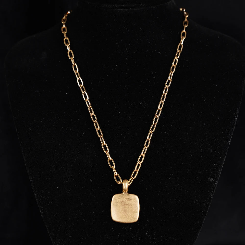 Unique Irregular Shape Pendants And Multi-Layered Designs In European And American Style Necklaces For Women's Banquets Travel